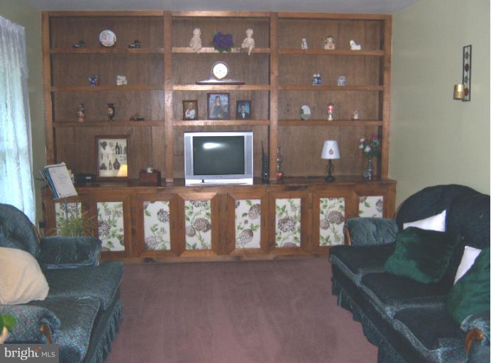 2714 Rocks Road Forest Hill, MD 21050 - Photo 5 of 18 Living Room