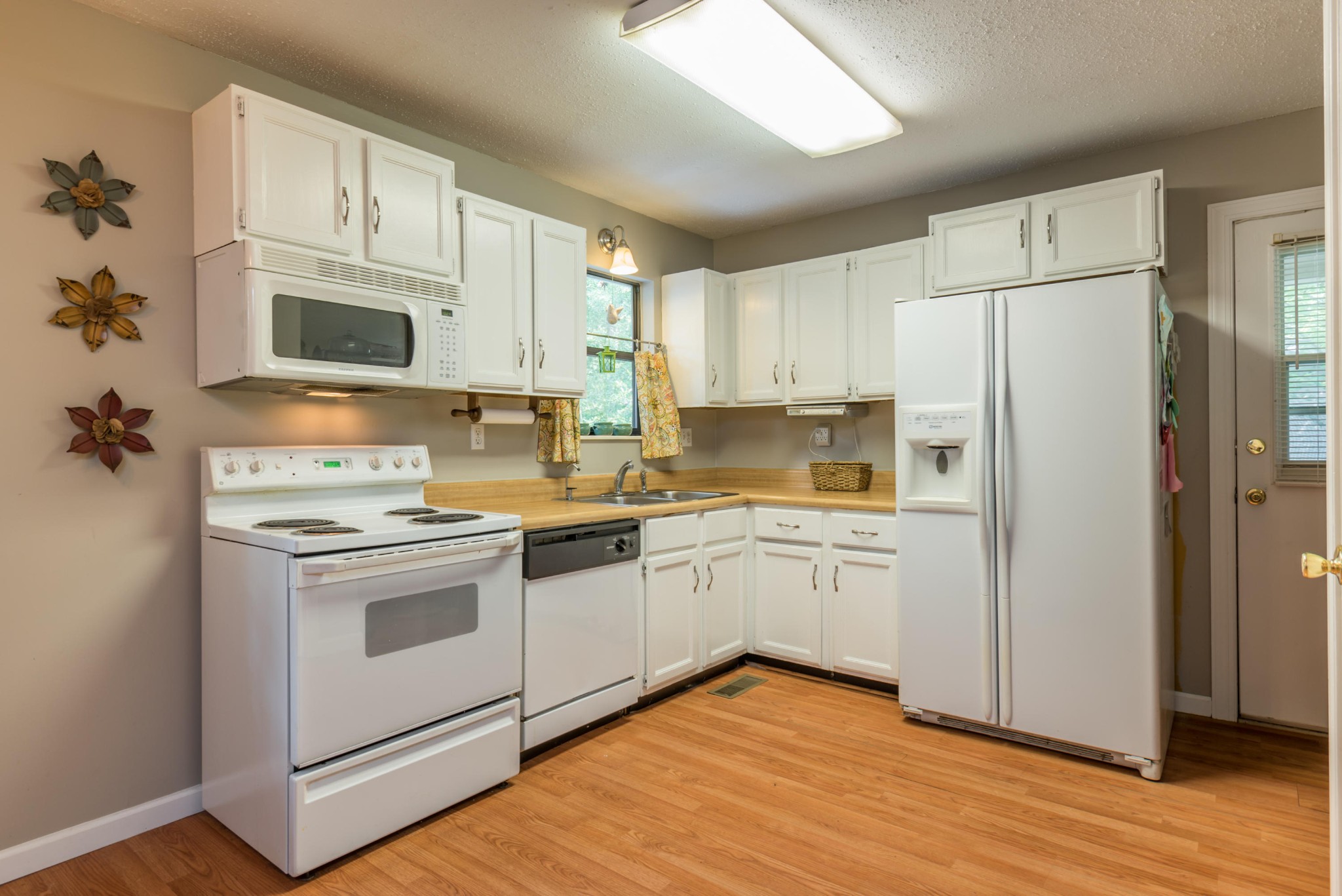 5126 Middle Ridge Lane Knoxville, TN 37921 - Photo 13 of 26 Gallery Image 13