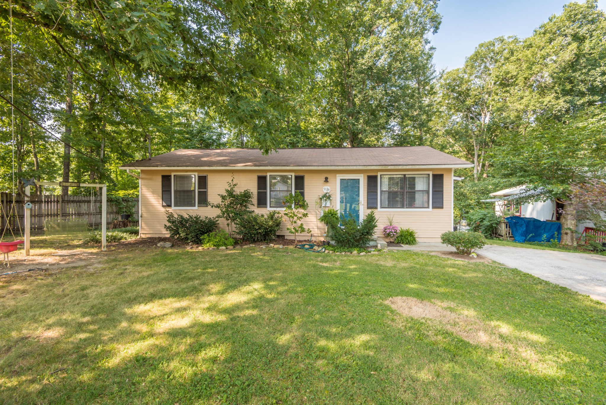 5126 Middle Ridge Lane Knoxville, TN 37921 - Photo 3 of 26 Gallery Image 3