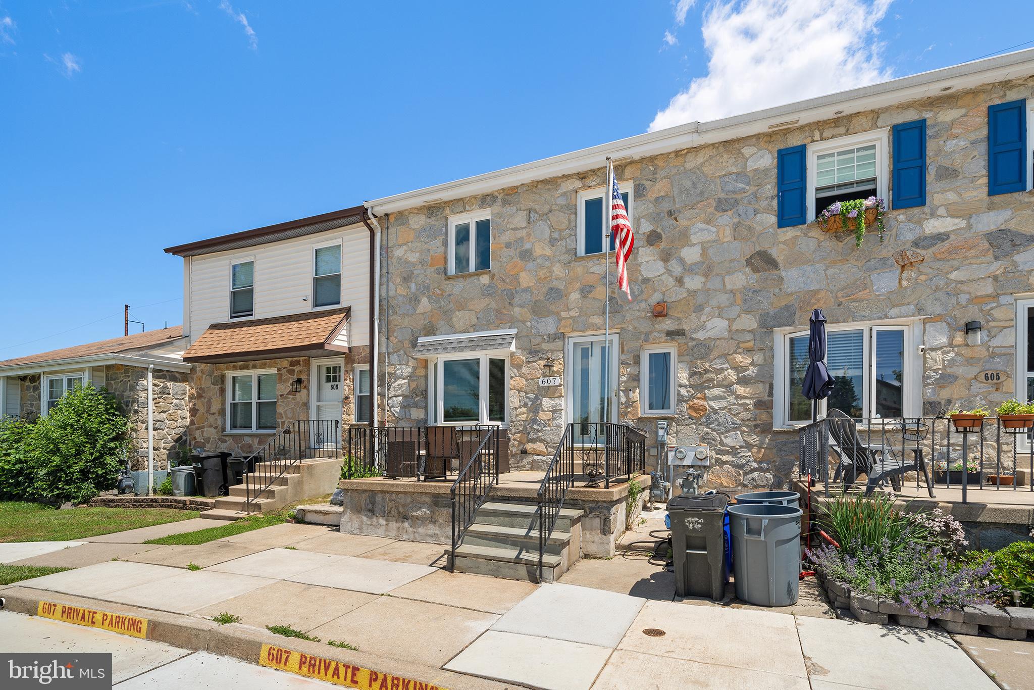 607 St Anthony Lane Upper Darby, PA 19082 - Photo 2 of 31