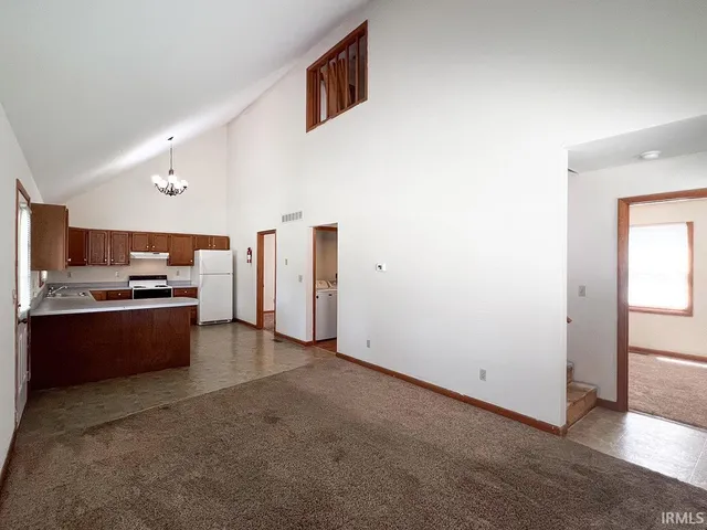 $2,500 | 2304 East 8th Street, Bloomington, IN 47408