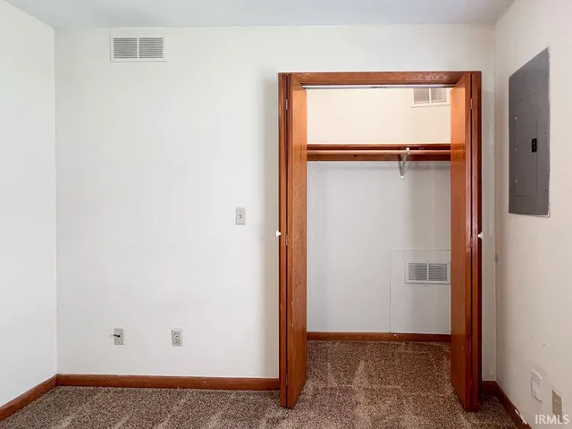 $2,500 | 2304 East 8th Street, Bloomington, IN 47408