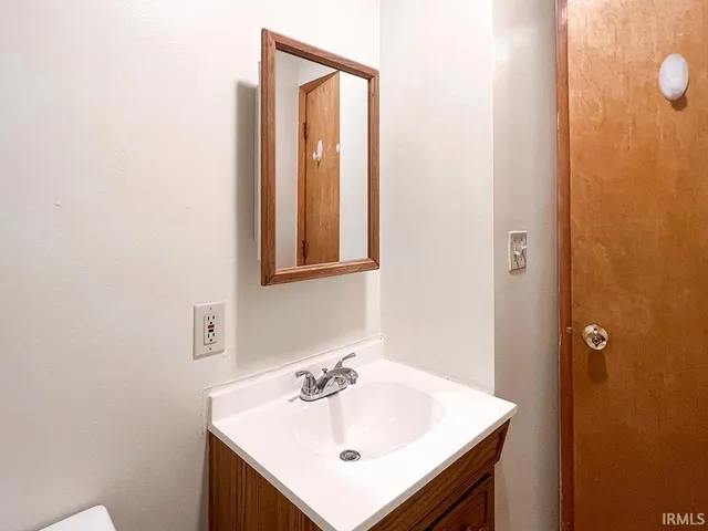 $2,500 | 2304 East 8th Street, Bloomington, IN 47408