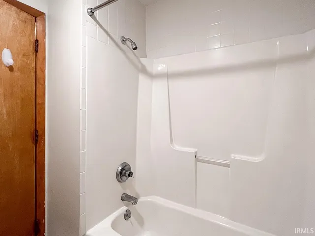 $2,500 | 2304 East 8th Street, Bloomington, IN 47408