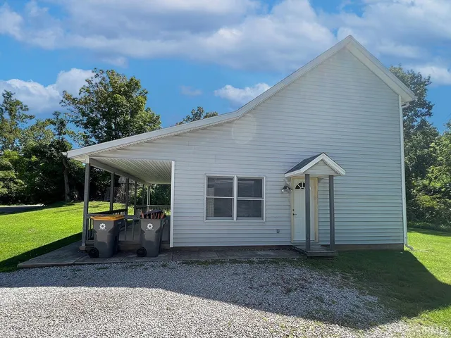 $2,500 | 2304 East 8th Street, Bloomington, IN 47408