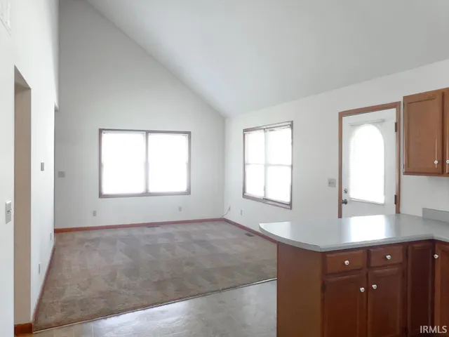 $2,500 | 2304 East 8th Street, Bloomington, IN 47408