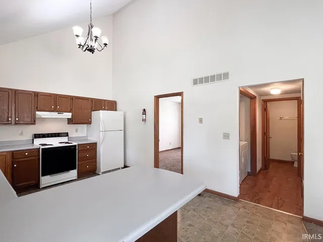 $2,500 | 2304 East 8th Street, Bloomington, IN 47408