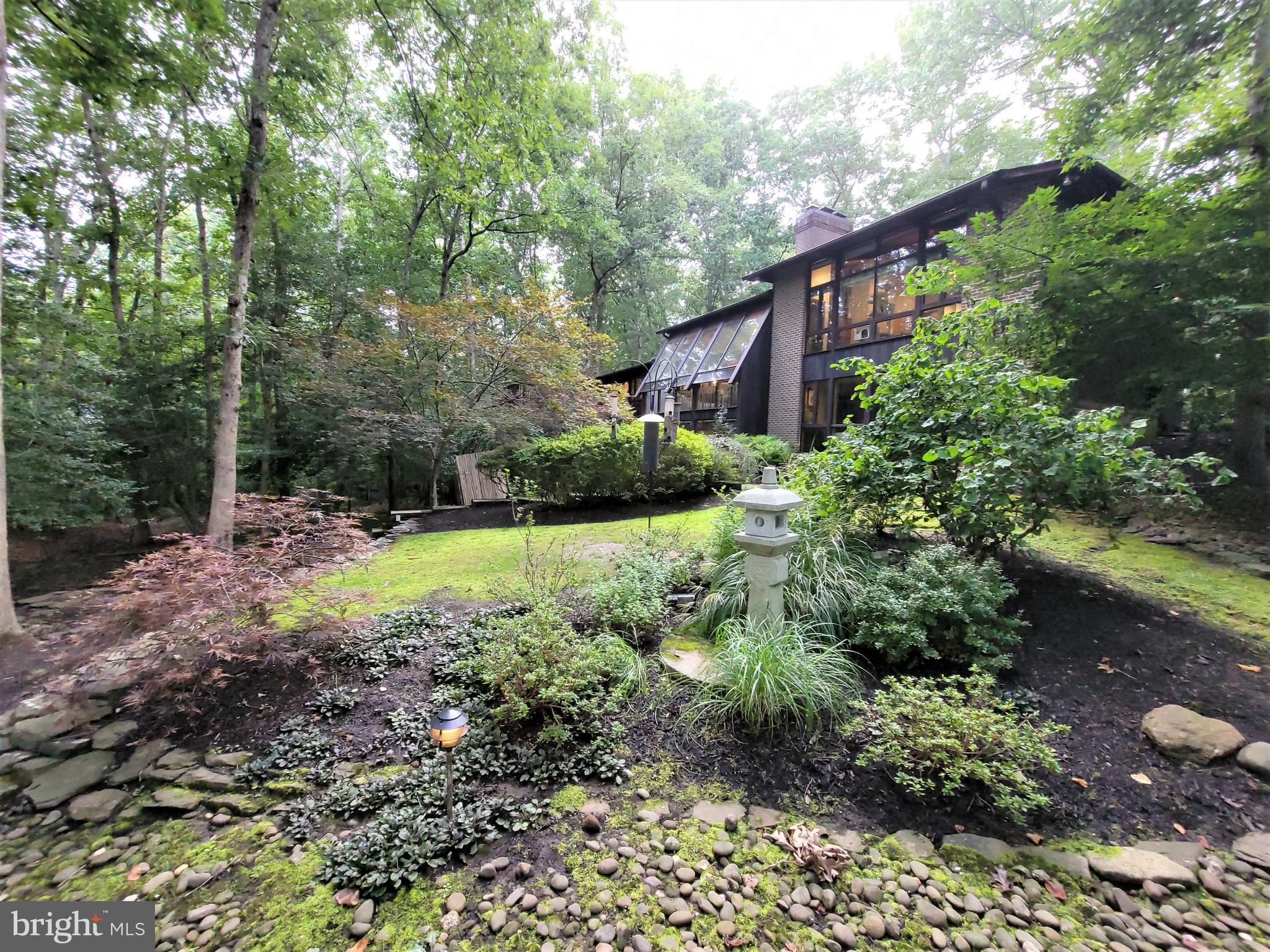 686 Discovery Road Davidsonville, MD 21035 - Photo 8 of 74 Gorgeous landscaping throughout the property