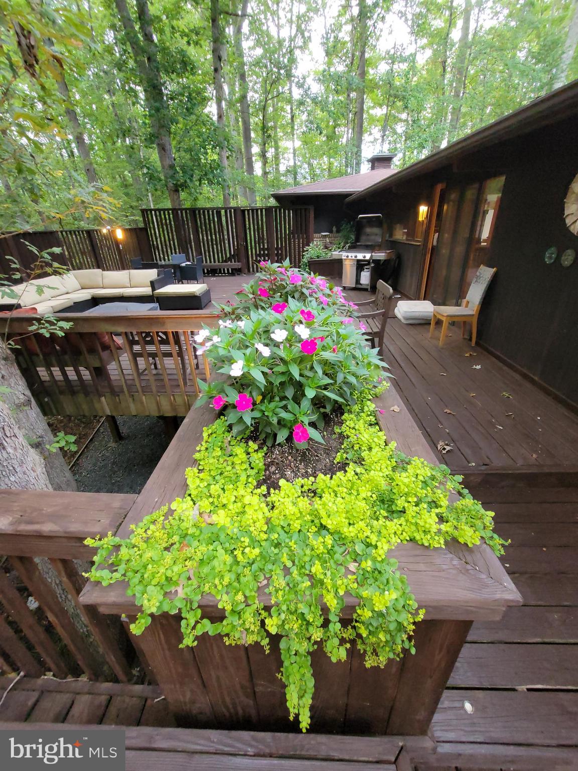 686 Discovery Road Davidsonville, MD 21035 - Photo 9 of 74 Relay & enjoy the large decks w/ built in planters