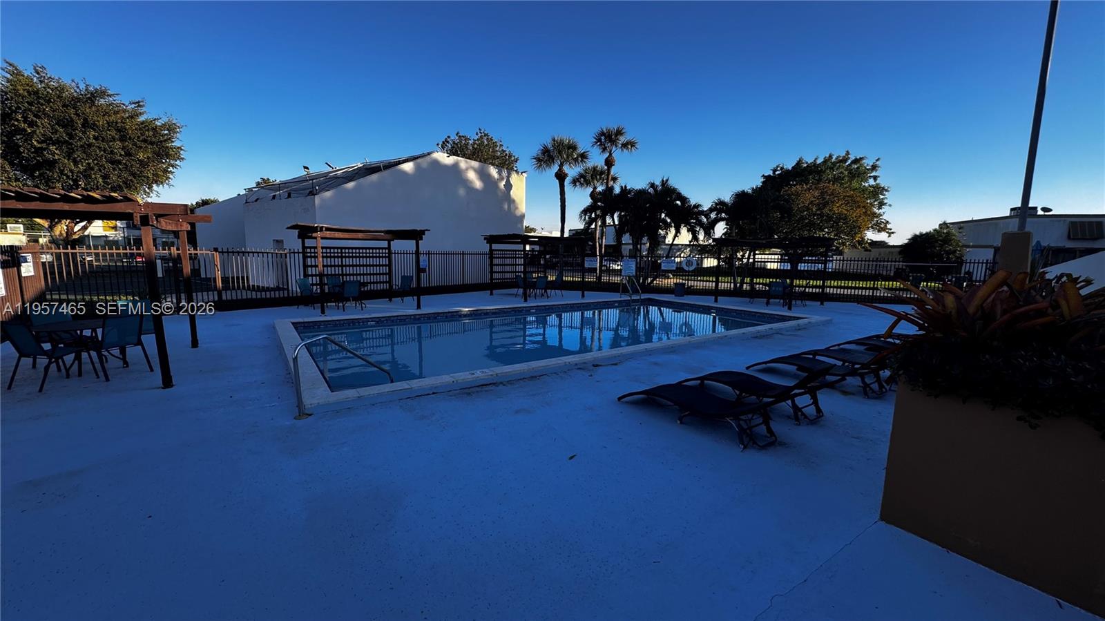 13190 Southwest 10th Terrace Miami, FL 33184 - Photo 4 of 4