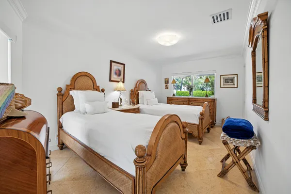 $15,000 | 3474 South Ocean Boulevard, Unit 14, Palm Beach, FL 33480