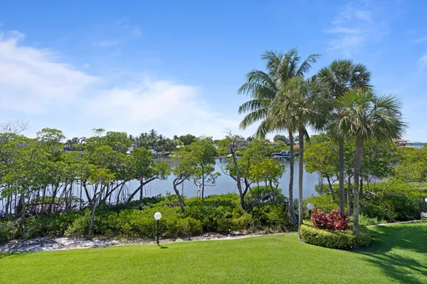 $15,000 | 3474 South Ocean Boulevard, Unit 14, Palm Beach, FL 33480