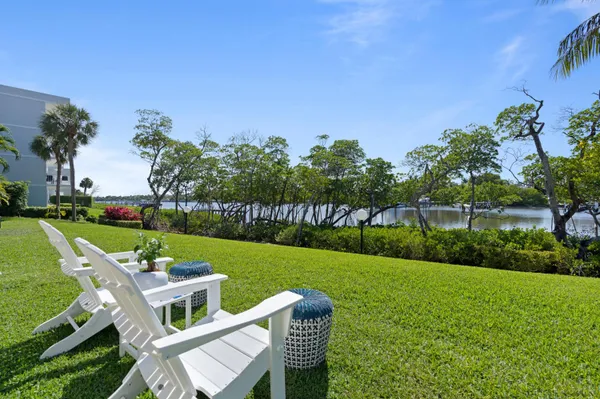 $15,000 | 3474 South Ocean Boulevard, Unit 14, Palm Beach, FL 33480