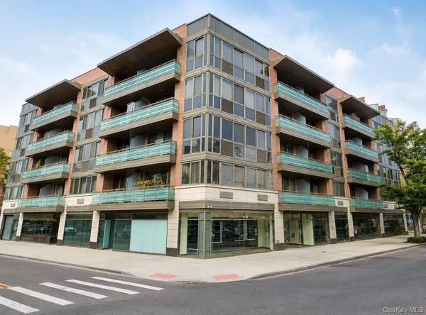 $780,000 | 31-32 Union Street, Unit 4C | Flushing