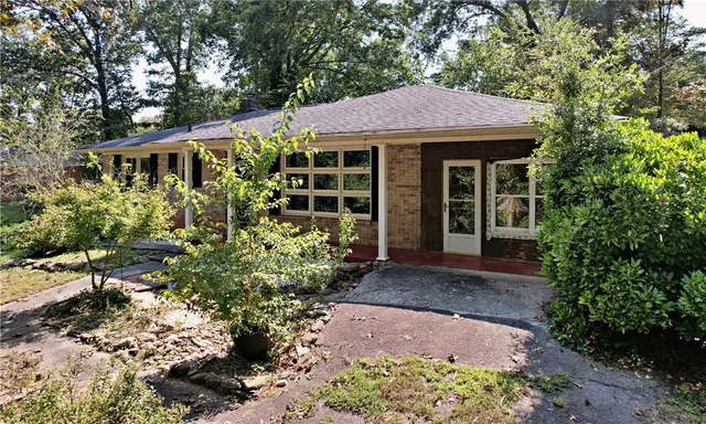 $219,900 | 223 North Dogwood Drive, Walhalla, SC 29691