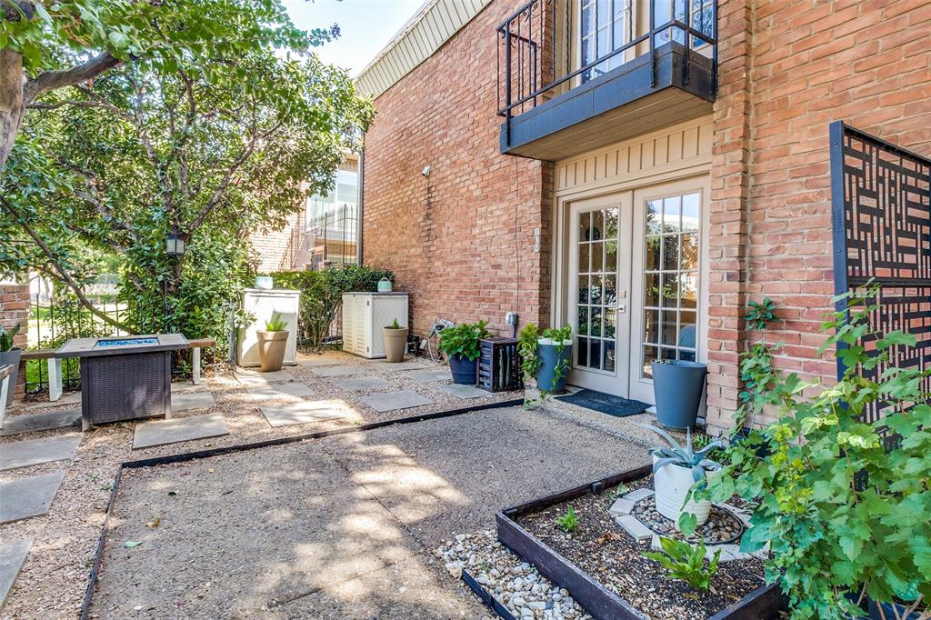 4340 Cedar Springs Road, Unit 109 Dallas, TX 75219 - Photo 12 of 12 Outdoor rear area patio area