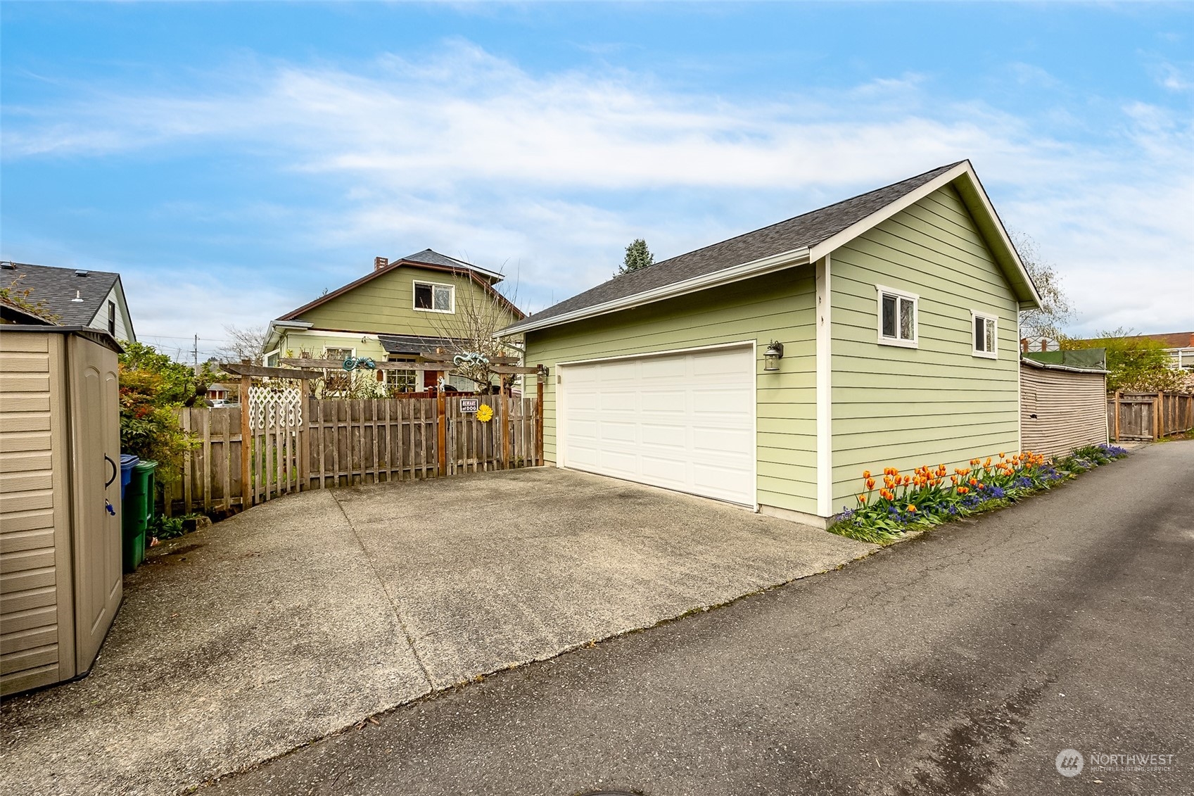222 Wells Avenue North Renton, WA 98057 - Photo 6 of 23 a view of a house with a yard