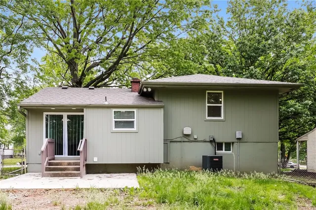 $1,720 | 5808 North Drury Avenue, Kansas City, MO 64119