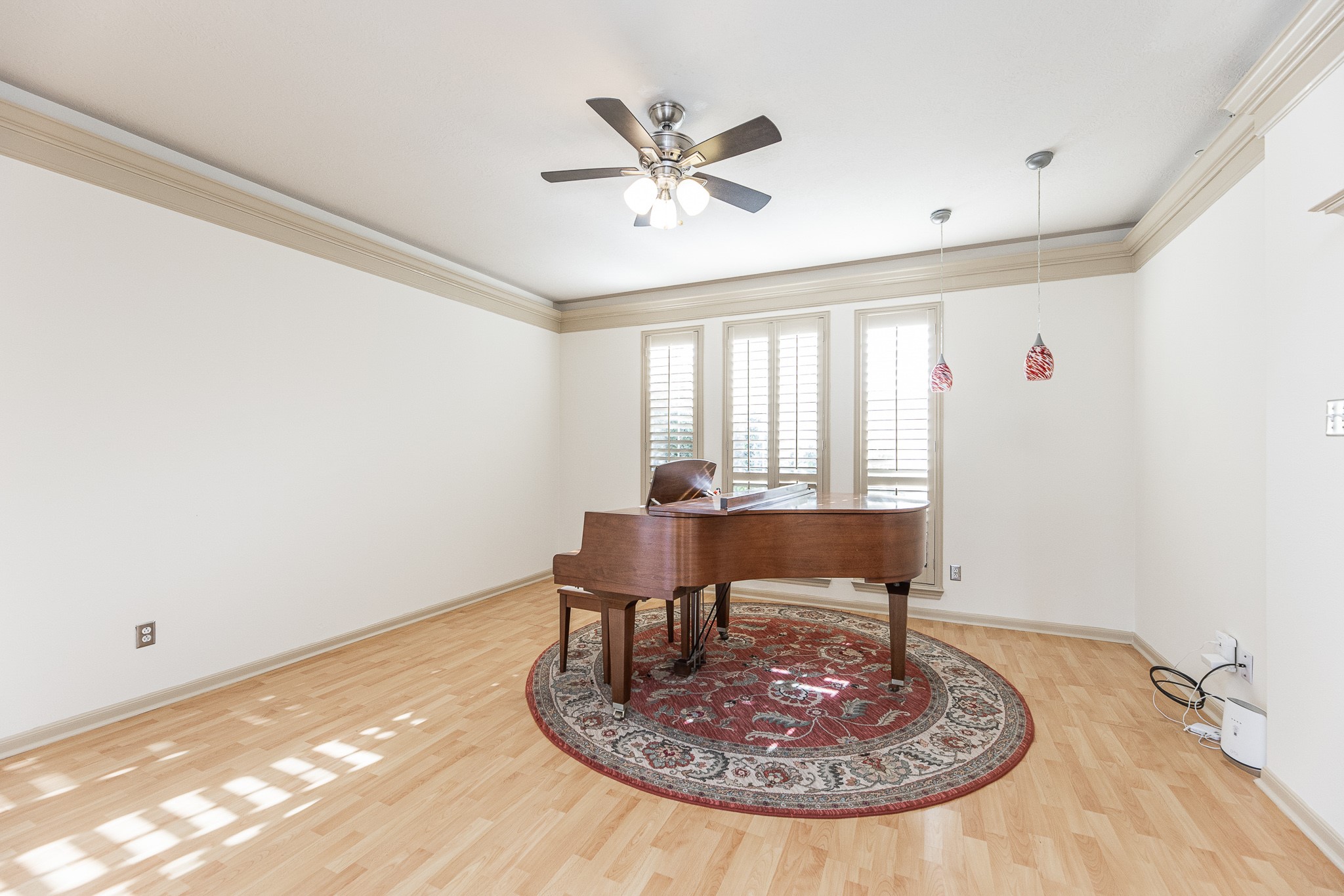 17826 Island Spring Lane Tomball, TX 77377 - Photo 13 of 47 a room with furniture and a window