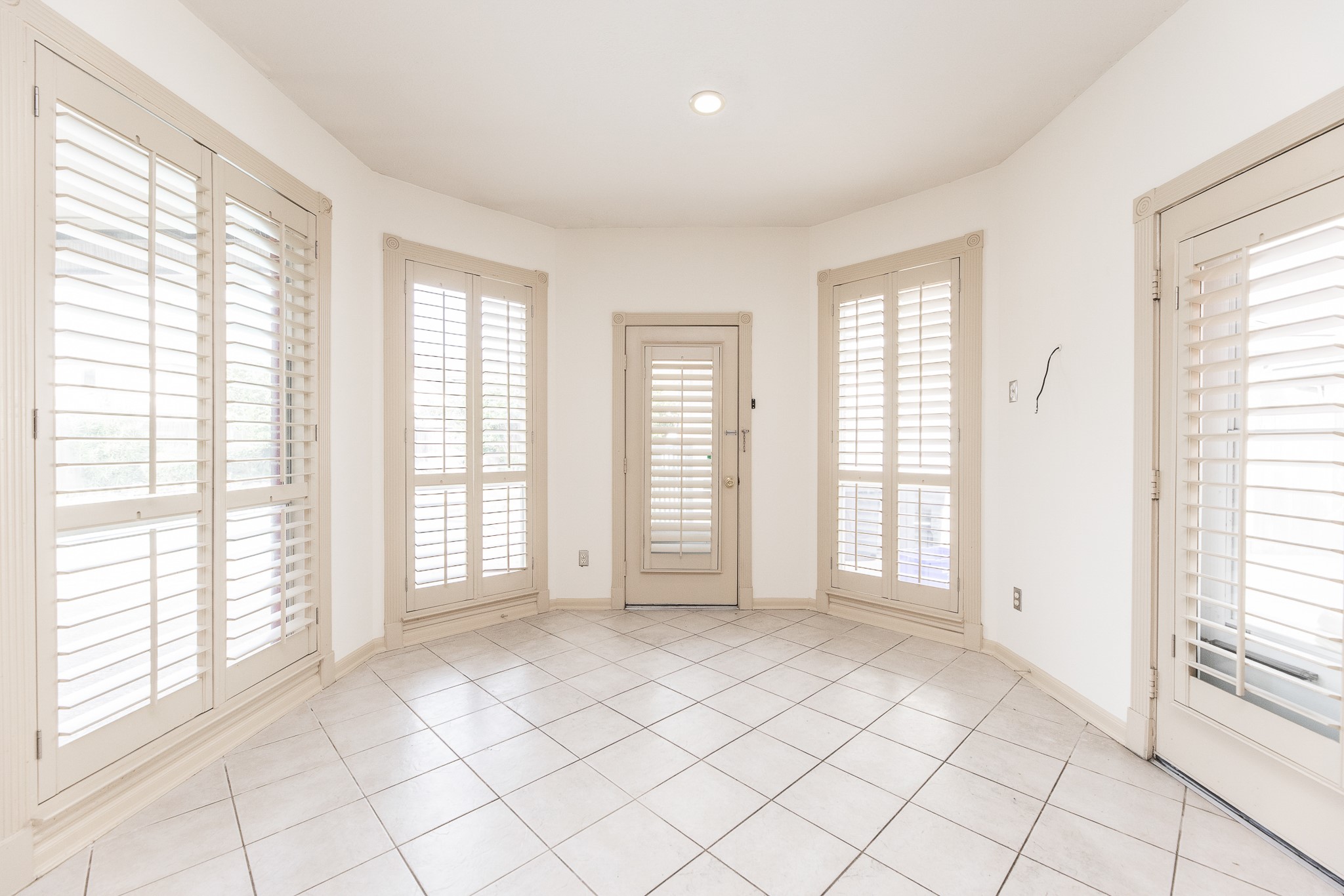 17826 Island Spring Lane Tomball, TX 77377 - Photo 21 of 47 a view of an empty room with a window