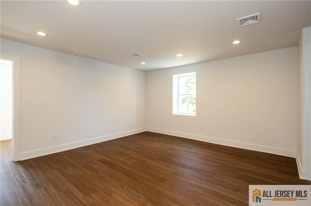 339 Crows Mill Road Fords, NJ 08863 - Photo 16 of 27