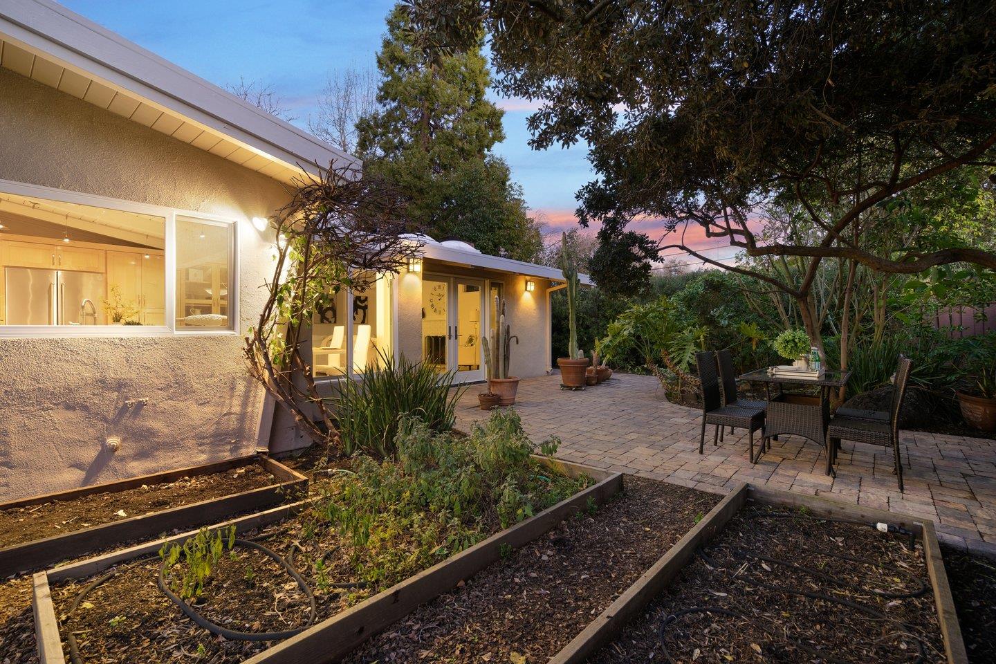 806 Rorke Way Palo Alto, CA 94303 - Photo 39 of 41 a backyard of a house with outdoor seating
