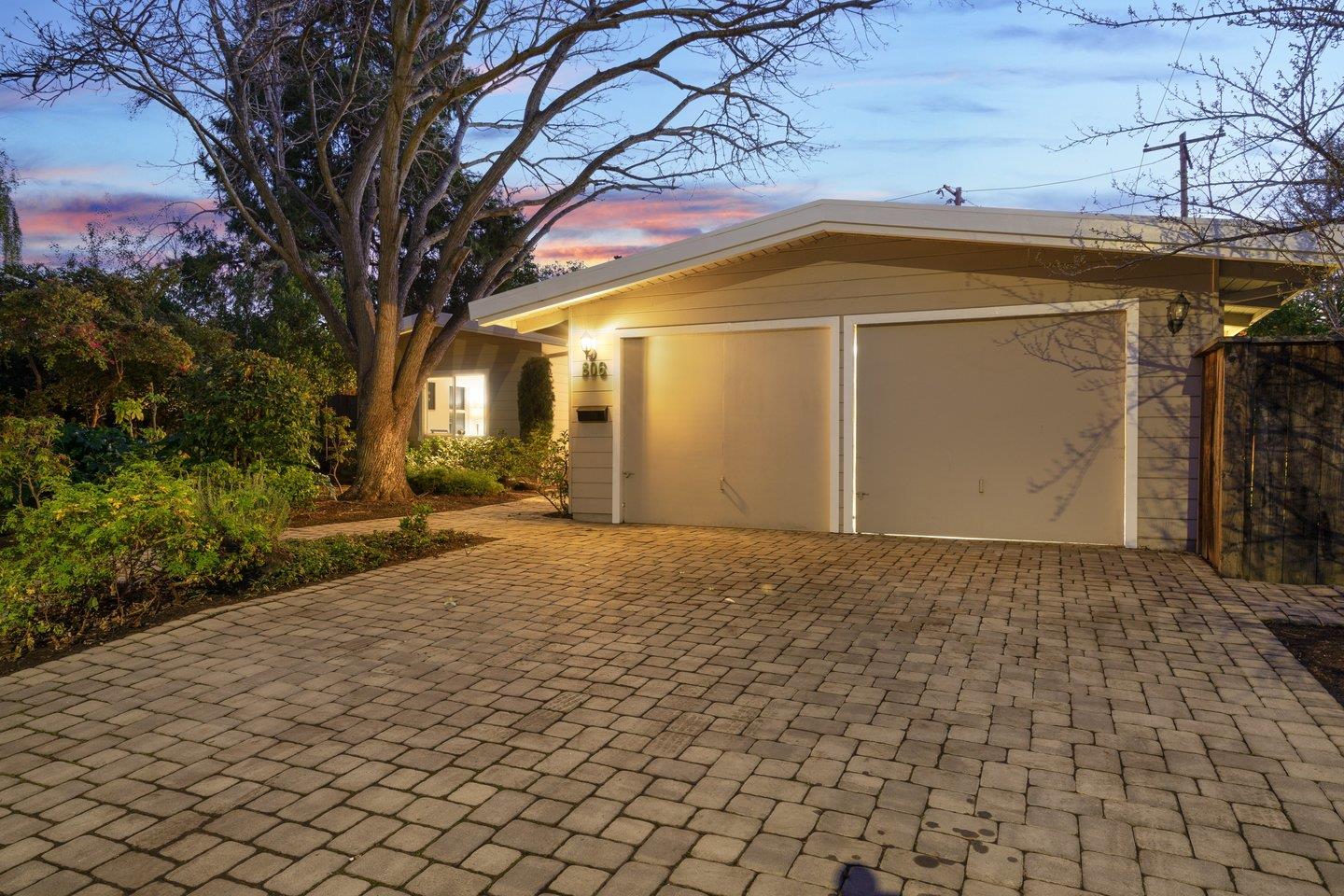 806 Rorke Way Palo Alto, CA 94303 - Photo 5 of 41 a view of a house with a snow