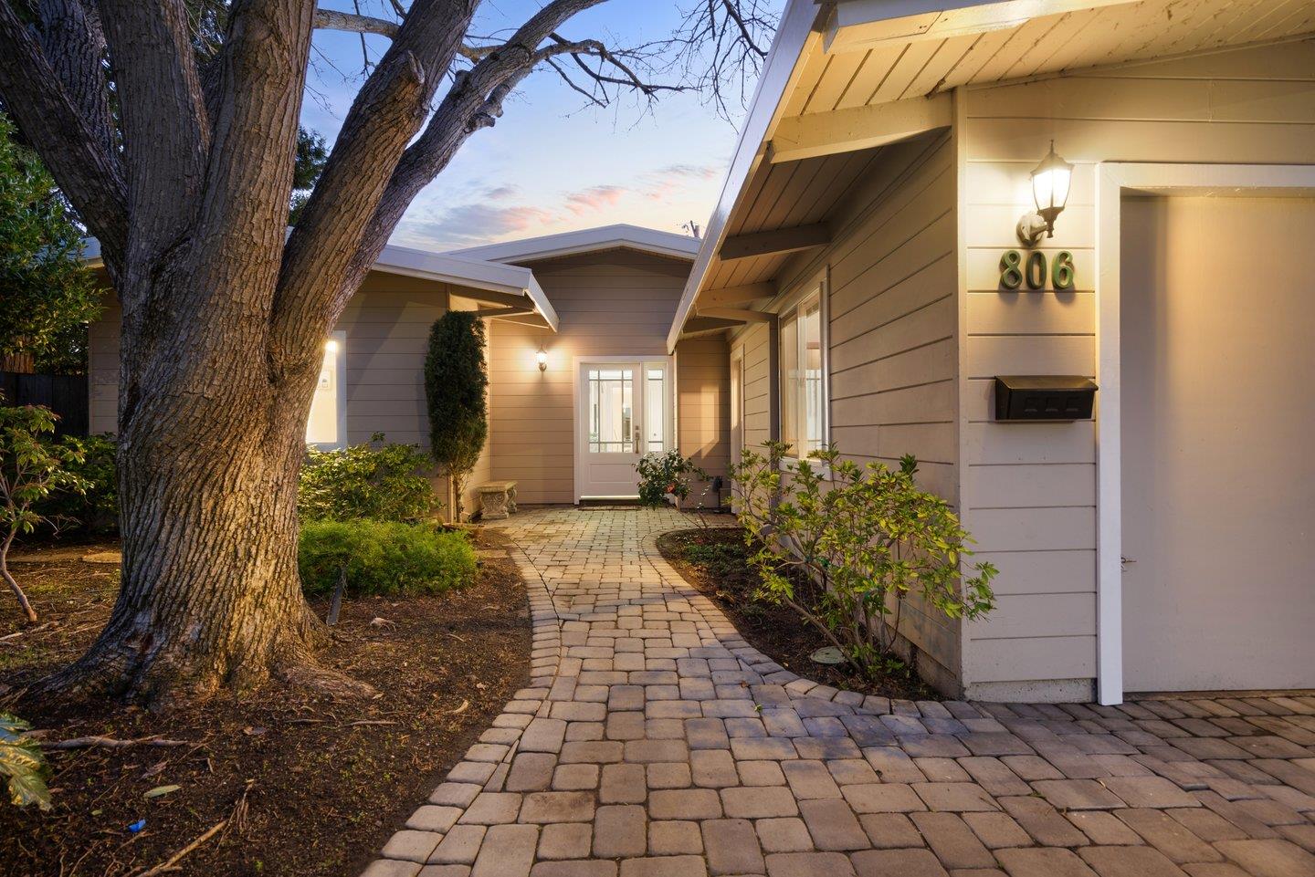 806 Rorke Way Palo Alto, CA 94303 - Photo 6 of 41 a view of a back yard of the house