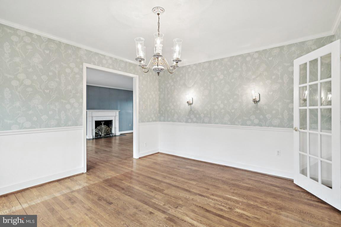 9033 Old Waterloo Road Warrenton, VA 20186 - Photo 16 of 49 Dining Room to Living Room