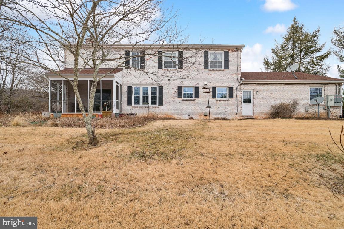 9033 Old Waterloo Road Warrenton, VA 20186 - Photo 3 of 49 Exterior Rear with Screened Porch