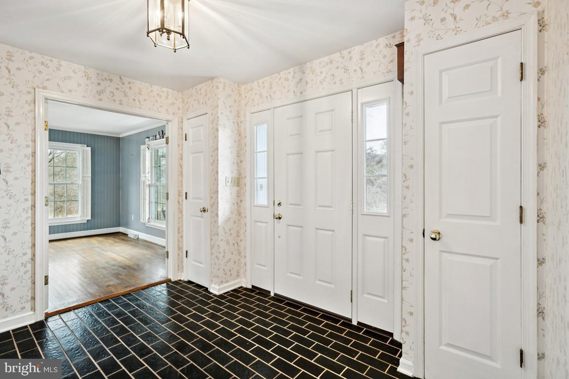 9033 Old Waterloo Road Warrenton, VA 20186 - Photo 4 of 49 Entry with Ceramic Tiled Foyer