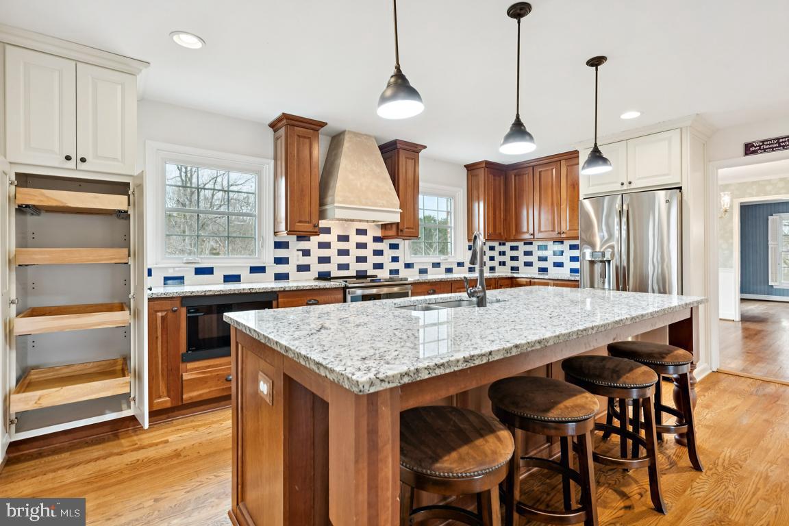 9033 Old Waterloo Road Warrenton, VA 20186 - Photo 7 of 49 Kitchen Cherry Cabinets and Granite Countertops