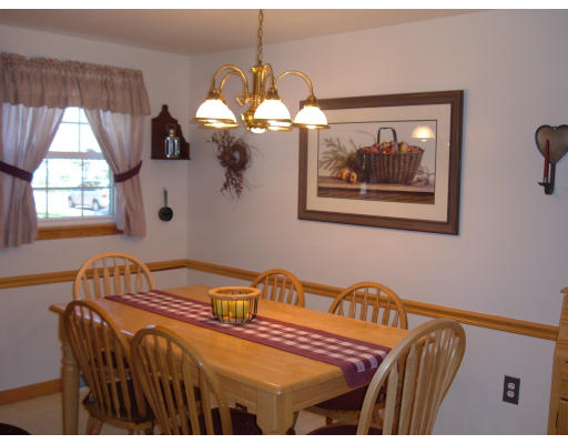10 Brooks Road Salisbury, MA 01952 - Photo 4 of 8 Gallery Image 4