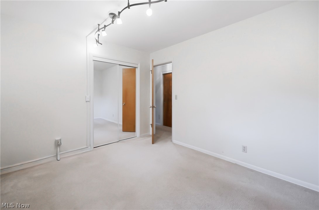 8564 Squires Lane Northeast Warren, OH 44484 - Photo 22 of 38
