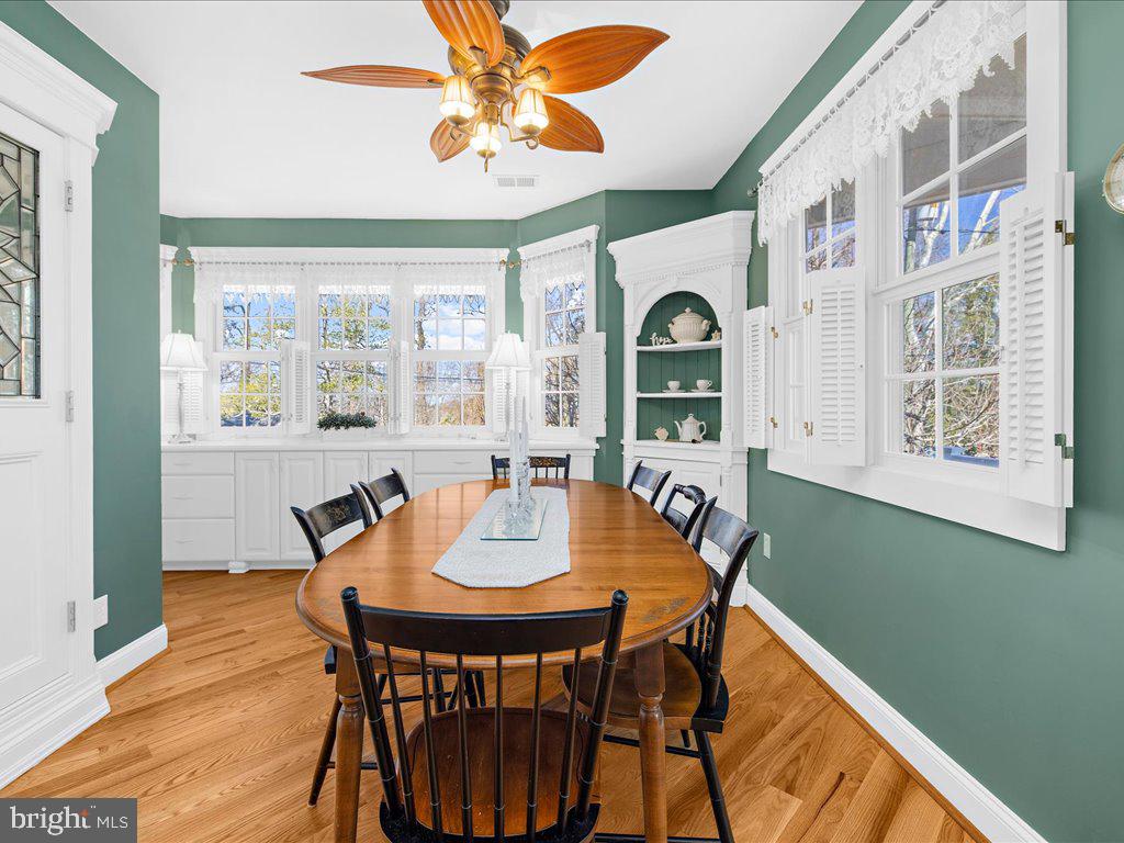 1735 Broadlee Trail Annapolis, MD 21401 - Photo 20 of 65 Dining room with built ins