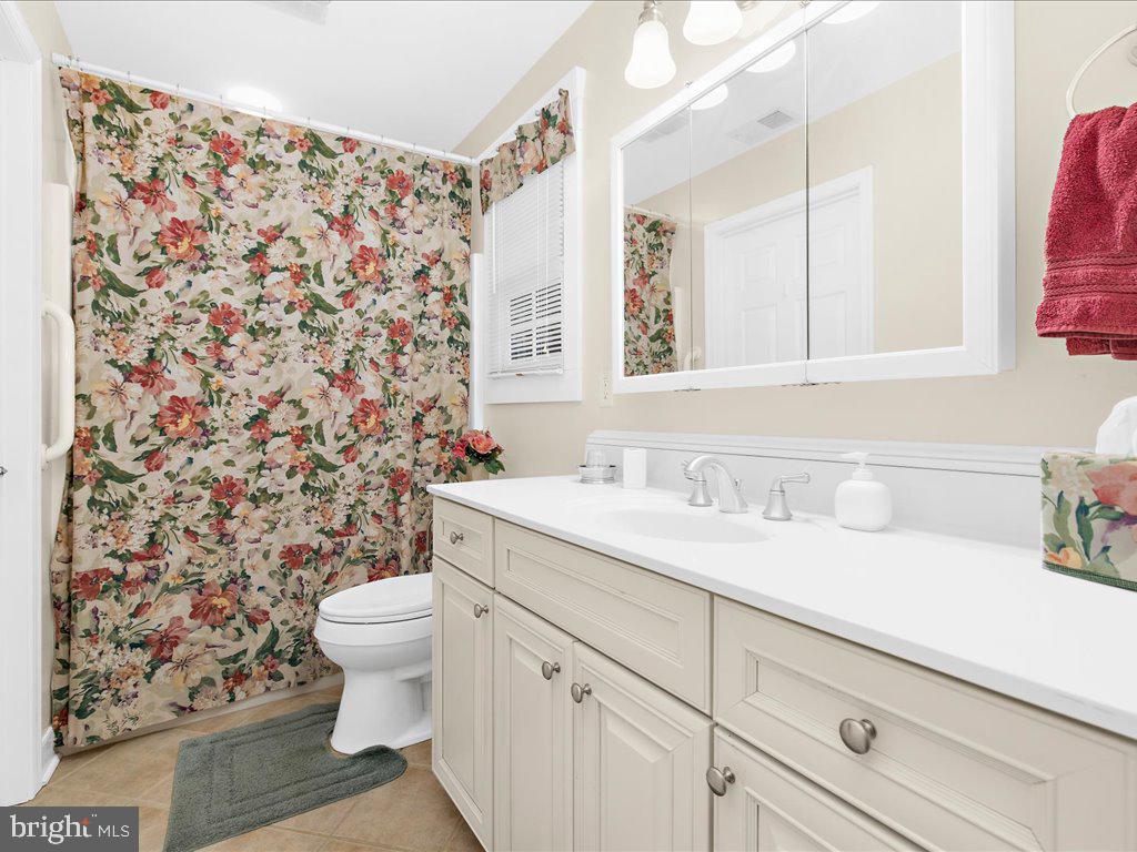 1735 Broadlee Trail Annapolis, MD 21401 - Photo 35 of 65 Second floor full bathroom