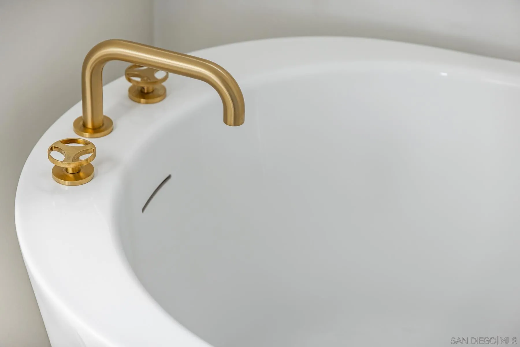 219 27th Street Del Mar, CA 92014 - Photo 35 of 47 view of a bathroom with a window