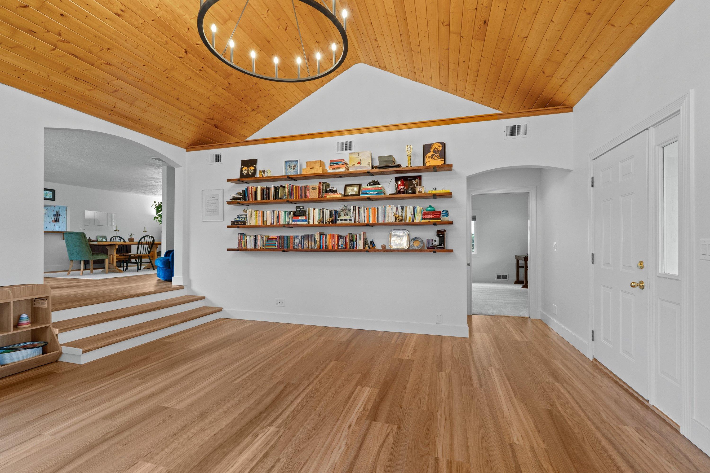 2202 South Progress Road Spokane Valley, WA 99037 - Photo 5 of 49