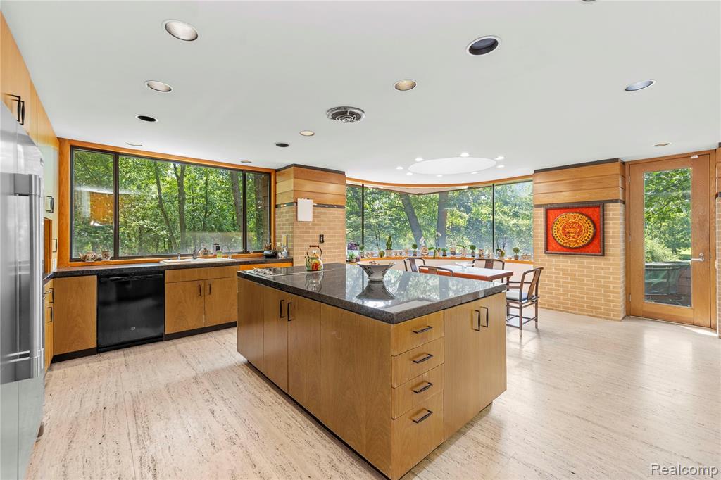 5035 Ponvalley Road Bloomfield Hills, MI 48302 - Photo 10 of 68 Gallery Image 10