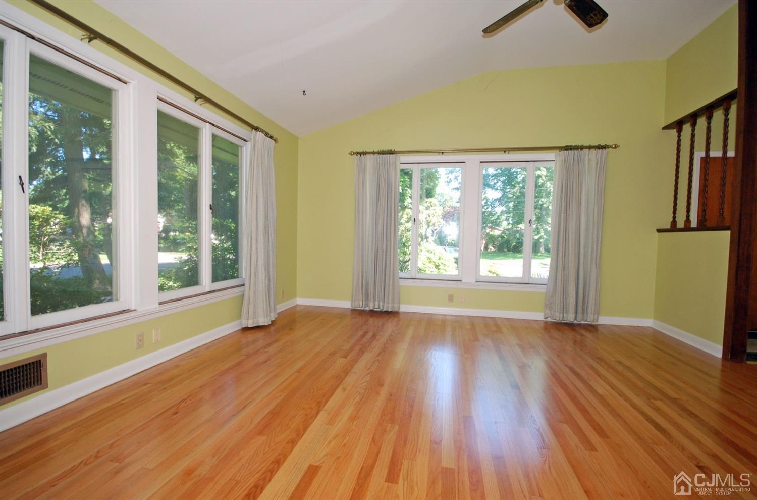 602 Ashland Road Middlesex, NJ 08846 - Photo 3 of 34 Gallery Image 3