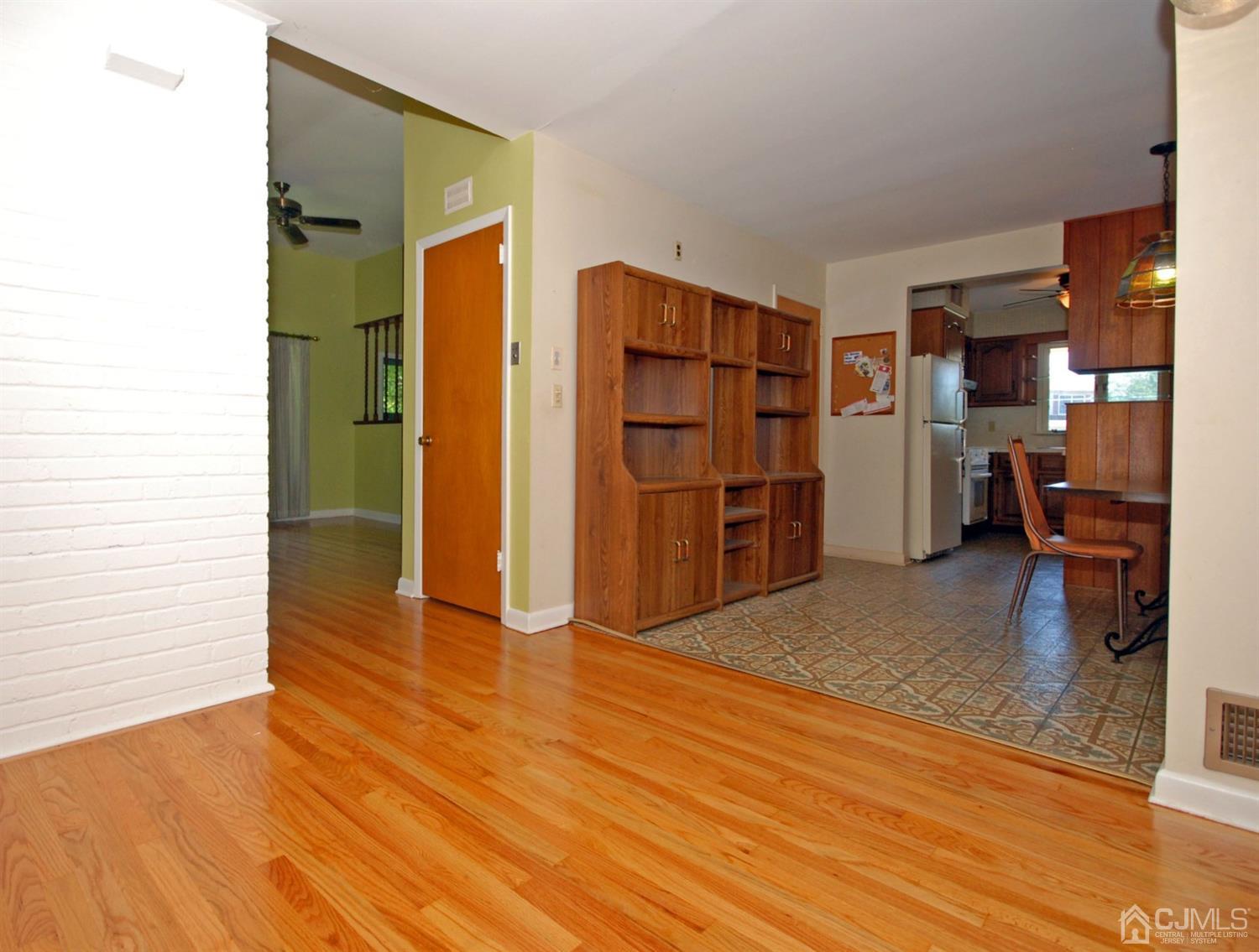 602 Ashland Road Middlesex, NJ 08846 - Photo 9 of 34 Gallery Image 9