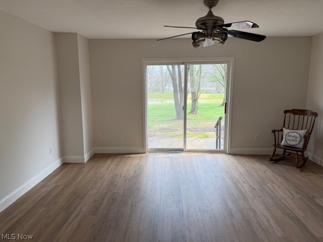 1273 Meadow Run Akron, OH 44321 - Photo 3 of 28 Great Room w/new flooring