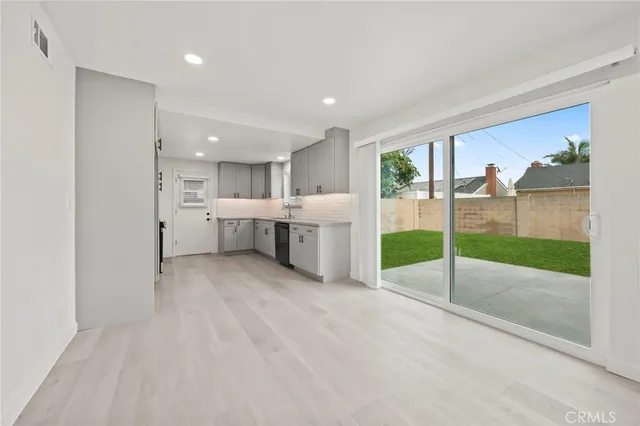 $4,600 | 17422 Meer Circle, Huntington Beach, CA 92647