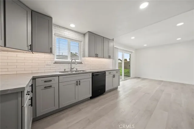 $4,600 | 17422 Meer Circle, Huntington Beach, CA 92647