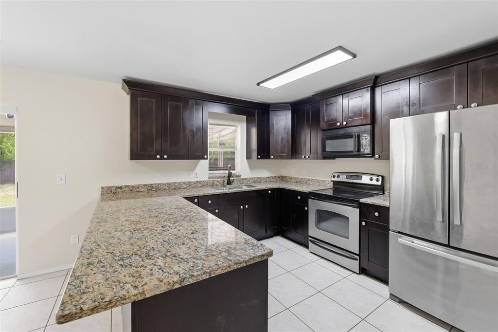 9707 Mary Avenue Tampa, FL 33612 - Photo 10 of 31