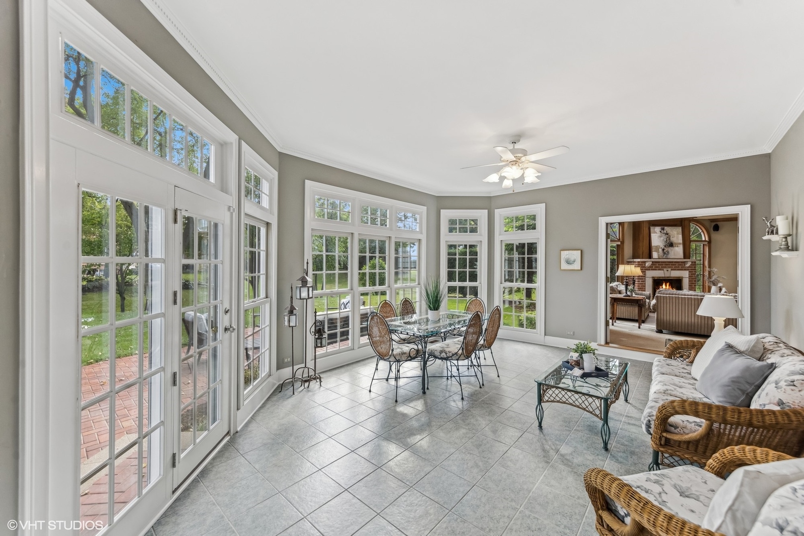 437 Stagecoach Run Glen Ellyn, IL 60137 - Photo 19 of 45 a living room with furniture and large windows