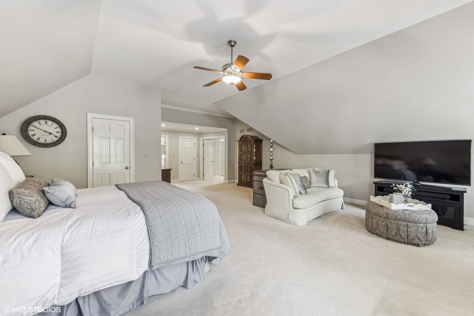 437 Stagecoach Run Glen Ellyn, IL 60137 - Photo 25 of 45 a bedroom with bed and tv