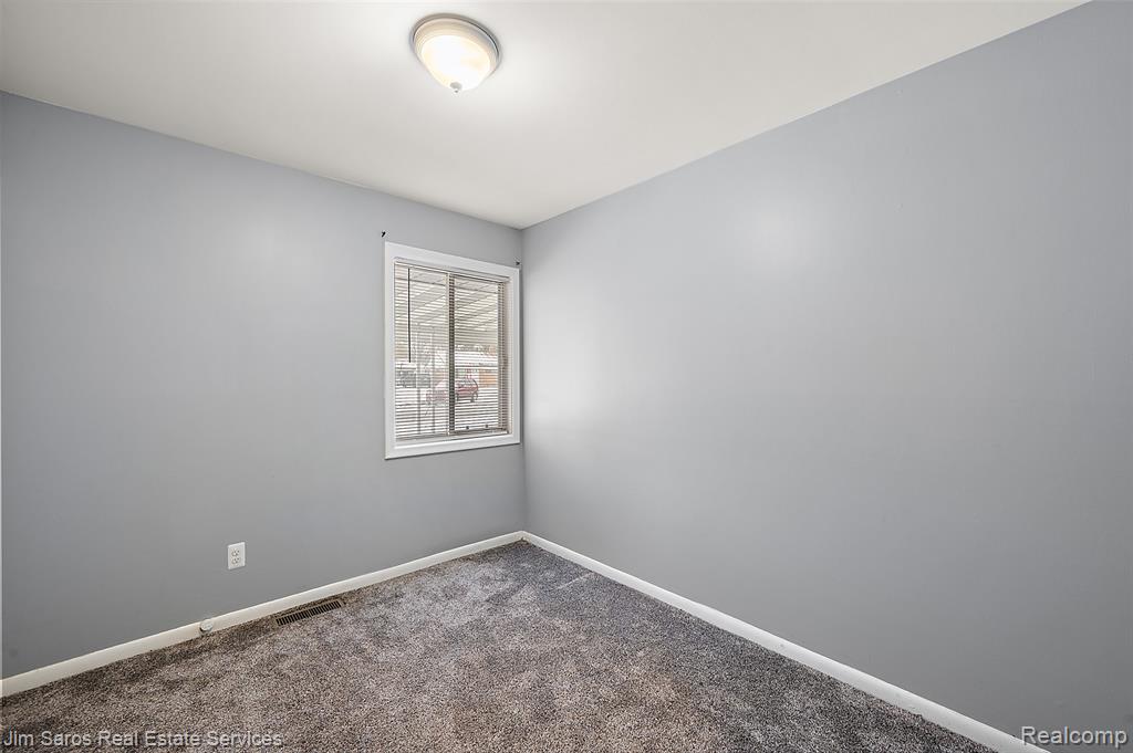 11216 Unity Drive Warren, MI 48089 - Photo 27 of 36