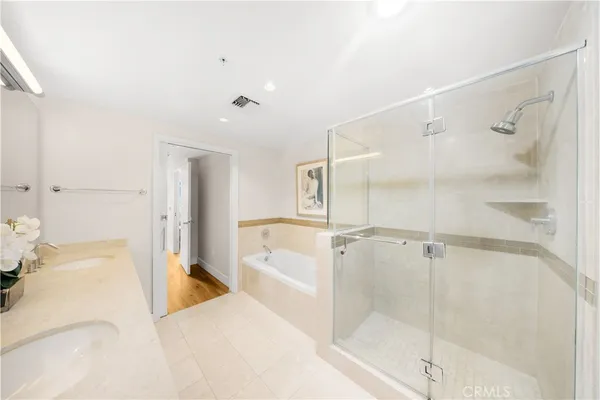 $1,170,000 | 3131 Michelson Drive, Unit 1206, Irvine, CA 92612