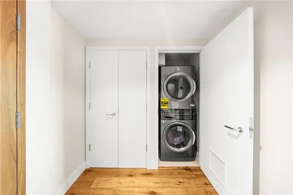 $1,170,000 | 3131 Michelson Drive, Unit 1206, Irvine, CA 92612